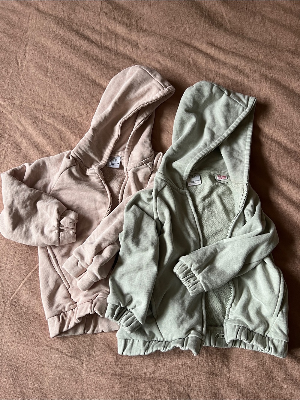 Zara Kids Hooded Zip Sweatshirts in Blush Pink & Sage Green 3-4 (Set of 2)